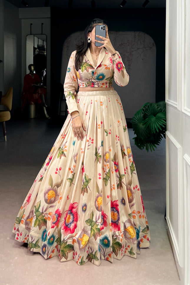 Let your style blossom with this stunning croptop SS728