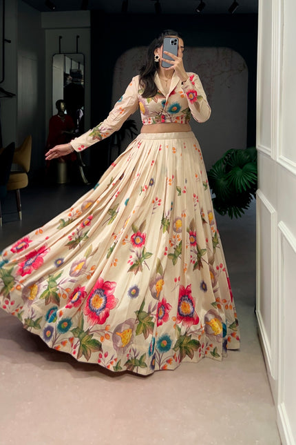 Let your style blossom with this stunning croptop SS728