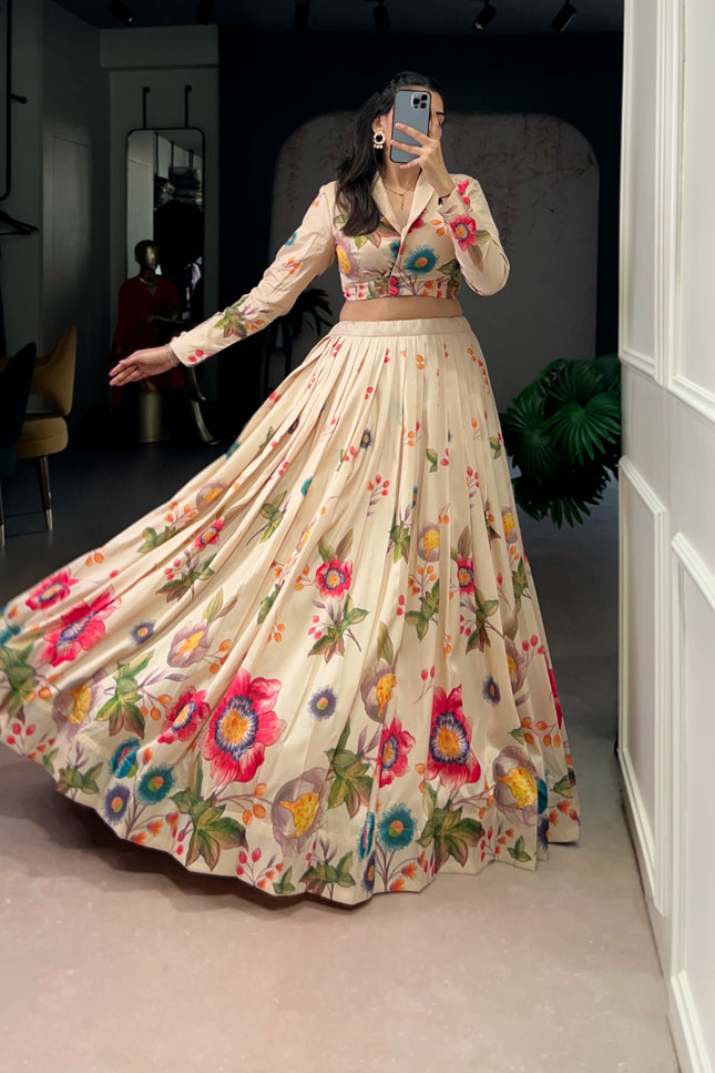 Let your style blossom with this stunning croptop SS728