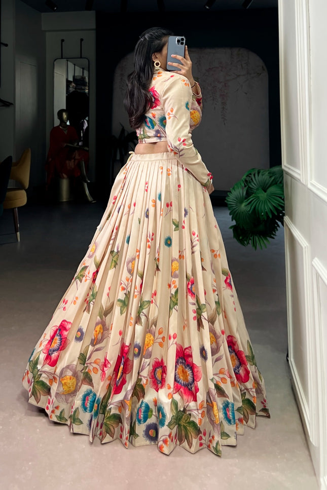 Let your style blossom with this stunning croptop SS728