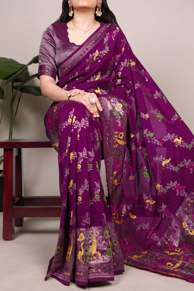 Easy drape, rich colors, and detailed weaving SS730
