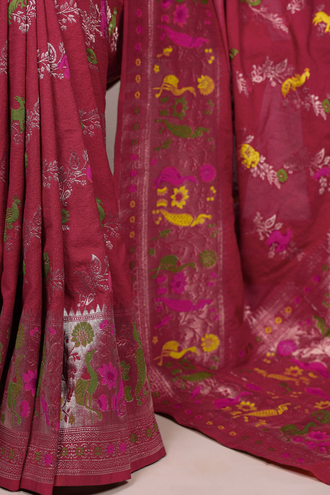 Easy drape, rich colors, and detailed weaving SS730