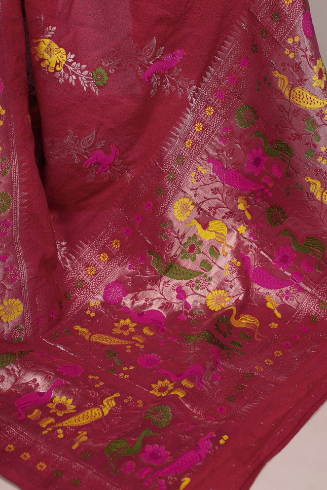 Easy drape, rich colors, and detailed weaving SS730