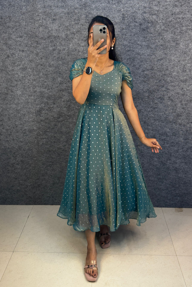 Designed to make you feel like a Queen SS737