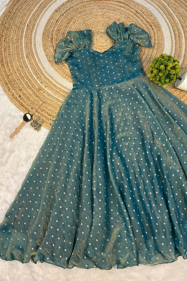 Designed to make you feel like a Queen SS737