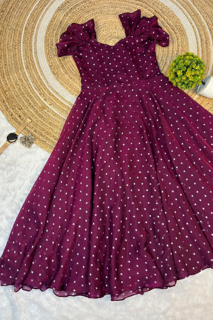 Designed to make you feel like a Queen SS737