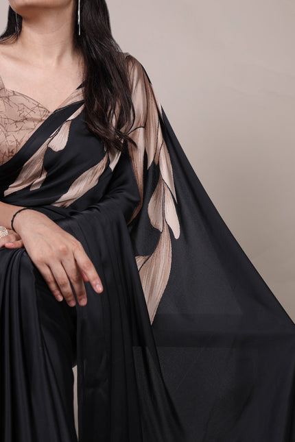 Let your look blossom with this perfect saree SS731