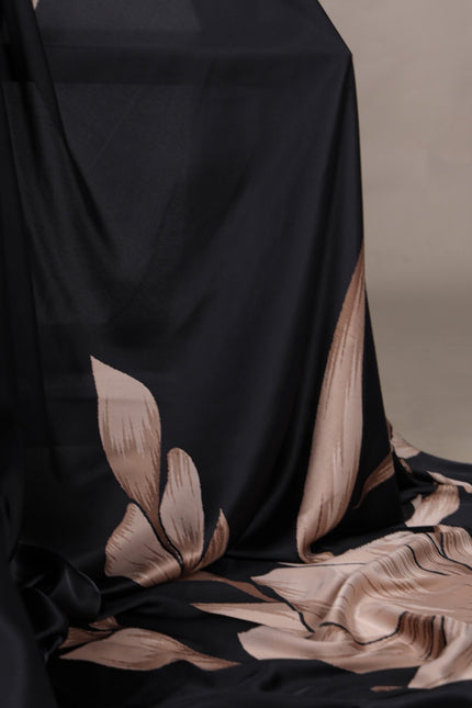 Let your look blossom with this perfect saree SS731