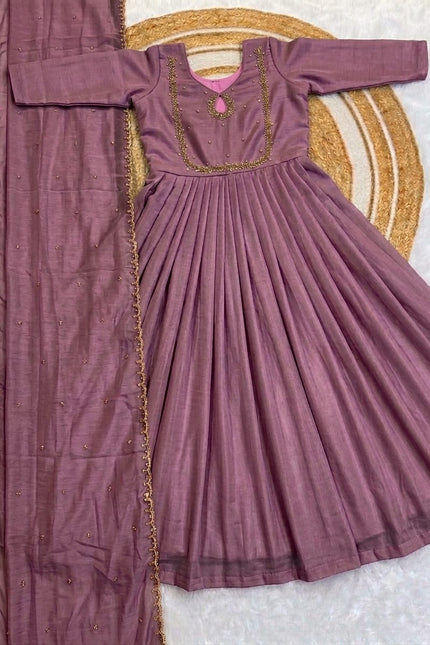 VICHITRA SILK  WITH HANDWORK NECK PATTERN SS802
