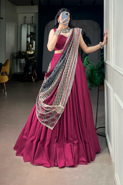 A whole lot of festive sparkle SS889