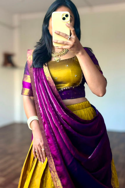 A timeless blend of royal lehanga SS932