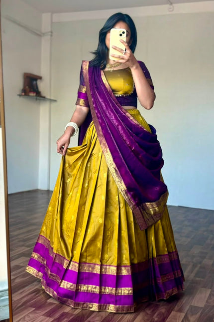 A timeless blend of royal lehanga SS932
