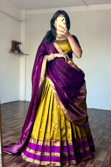 A timeless blend of royal lehanga SS932