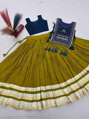 Musturd yellow