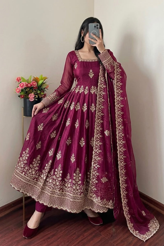 Trending Designer Gown SS968