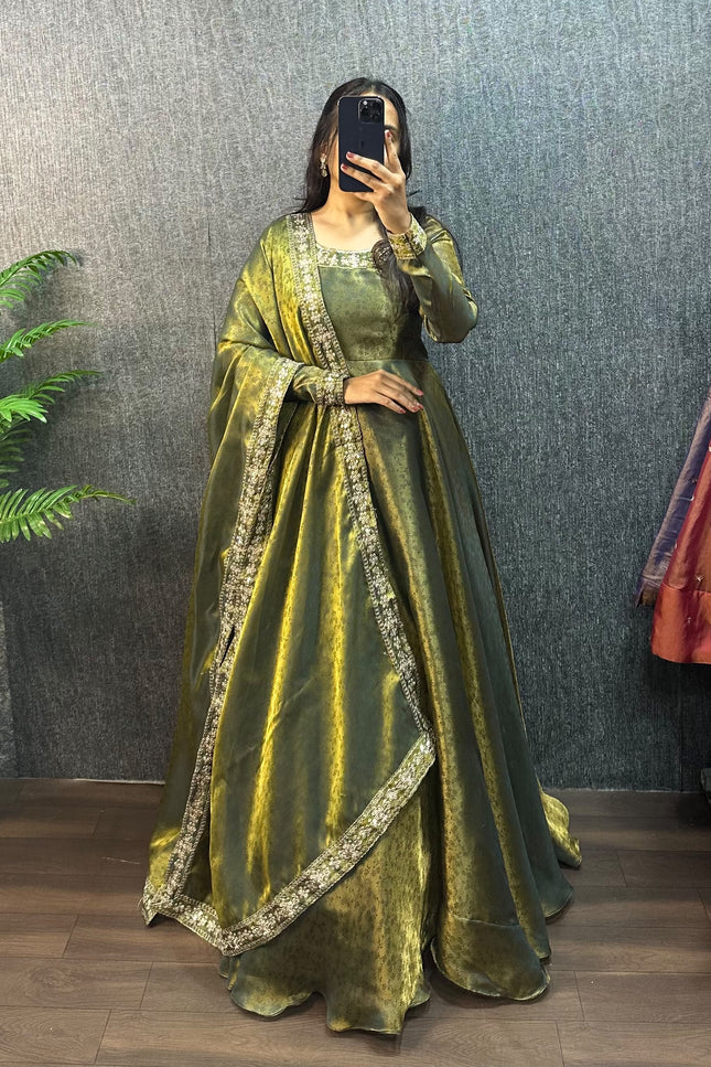 FENDY SILK SMOOTH SHINING JWALA SS73