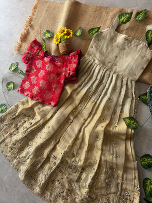 Cream & red