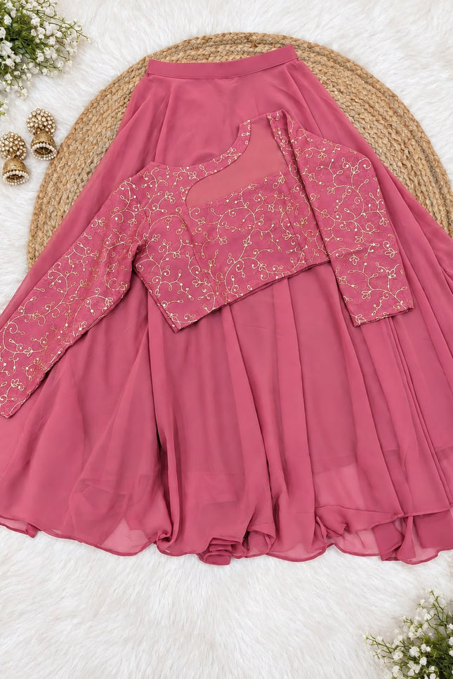 Steal the spotlight with this Beauty SS837