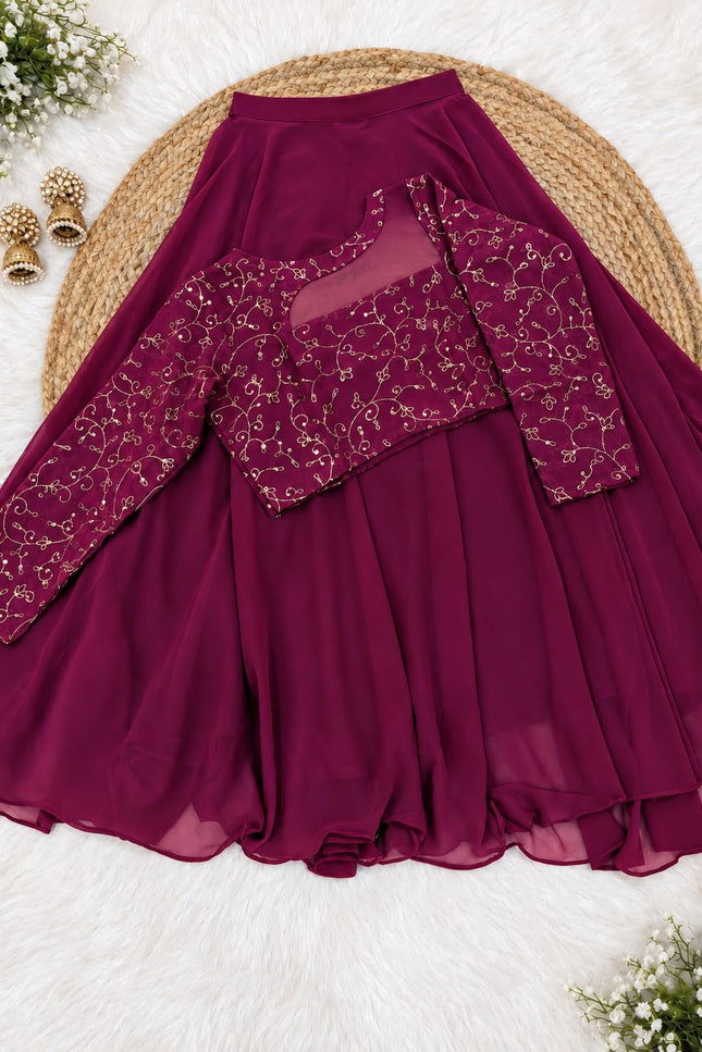 Steal the spotlight with this Beauty SS837