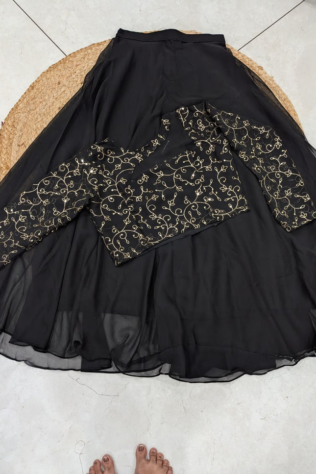 Steal the spotlight with this Beauty SS837
