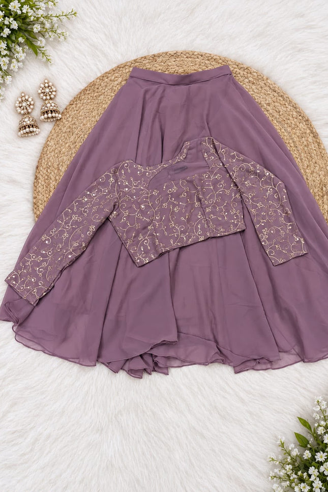 Steal the spotlight with this Beauty SS837