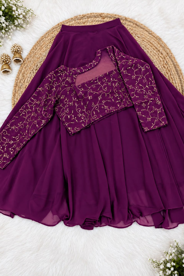 Steal the spotlight with this Beauty SS837