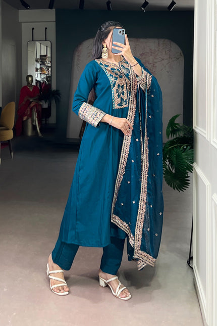 Classic charm and graceful Dress set SS853